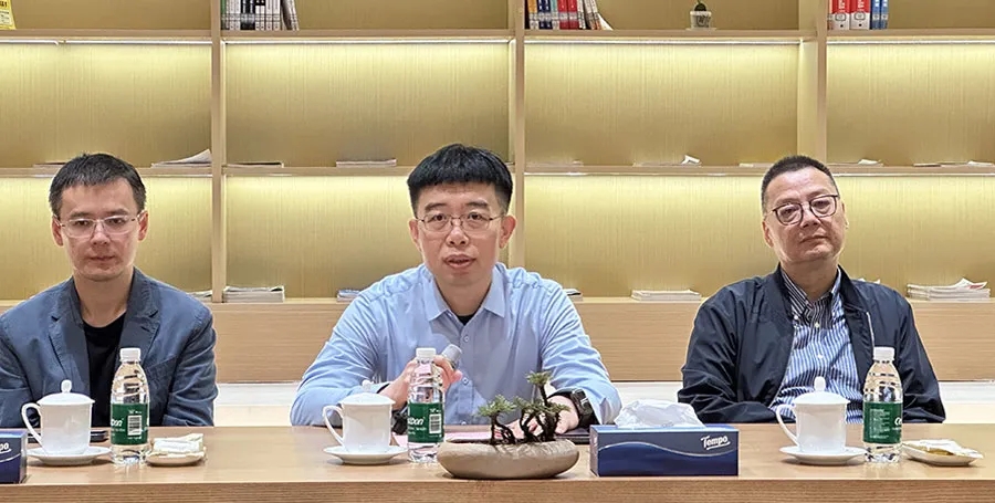 2.webp.jpg 2.webp.jpg